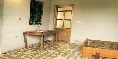 Rớt nước mắt trước cảnh sống của bé gái 10 tuổi ở chùa Thiên Tâm