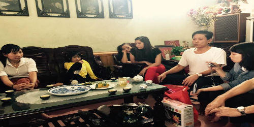 Rớt nước mắt trước cảnh sống của bé gái 10 tuổi ở chùa Thiên Tâm