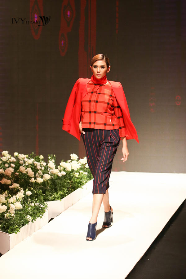 Siêu mẫu Hoàng Yến nói dối người hâm mộ?