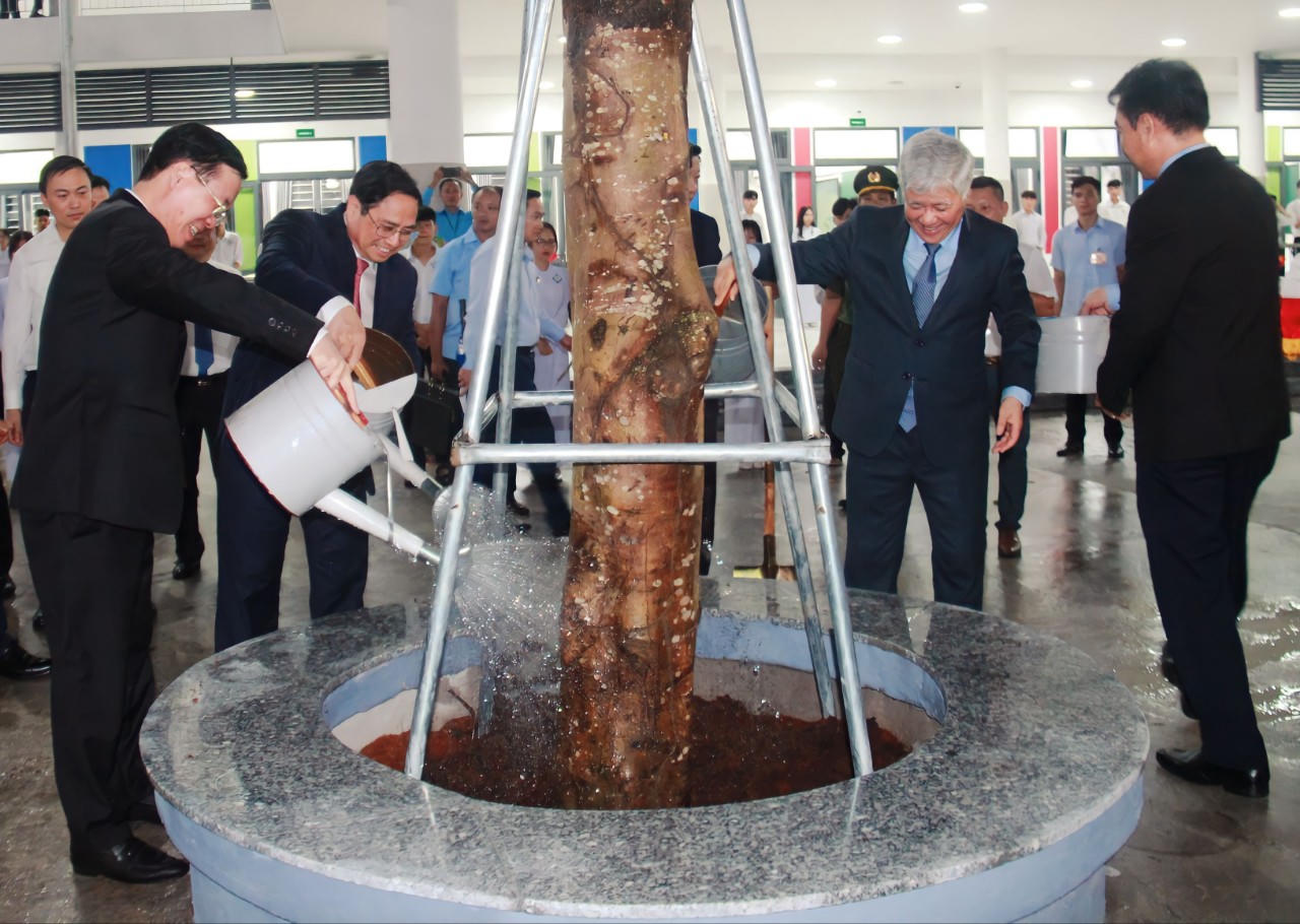 Lãnh đạo Đảng, Nhà nước dâng hương, tưởng nhớ cố Thủ tướng Võ Văn Kiệt