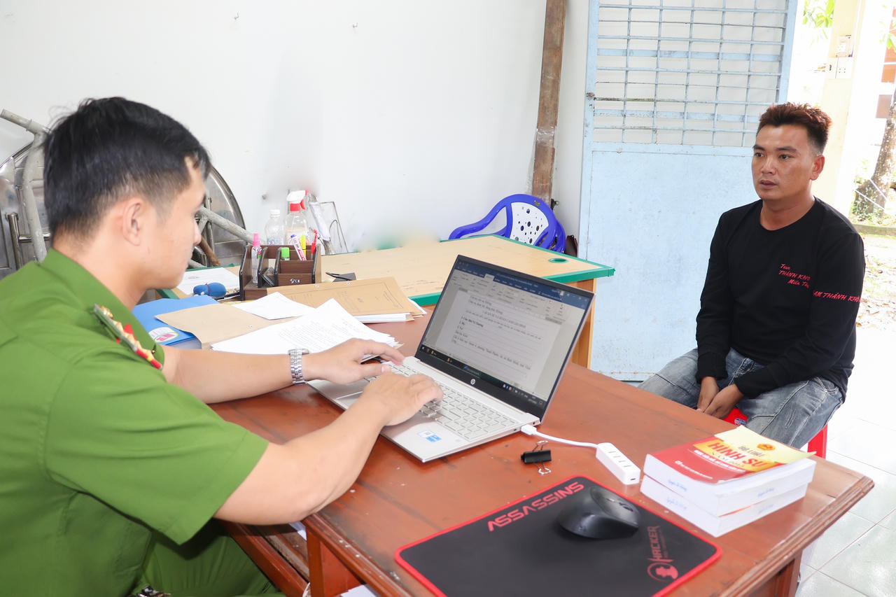 Vĩnh Long: Vu khống người khác, chủ một kênh YouTube bị khởi tố