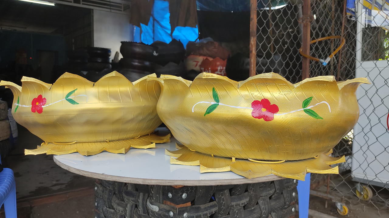 Chàng thanh niên “hô biến” những lốp xe bỏ đi thành đồ hữu ích