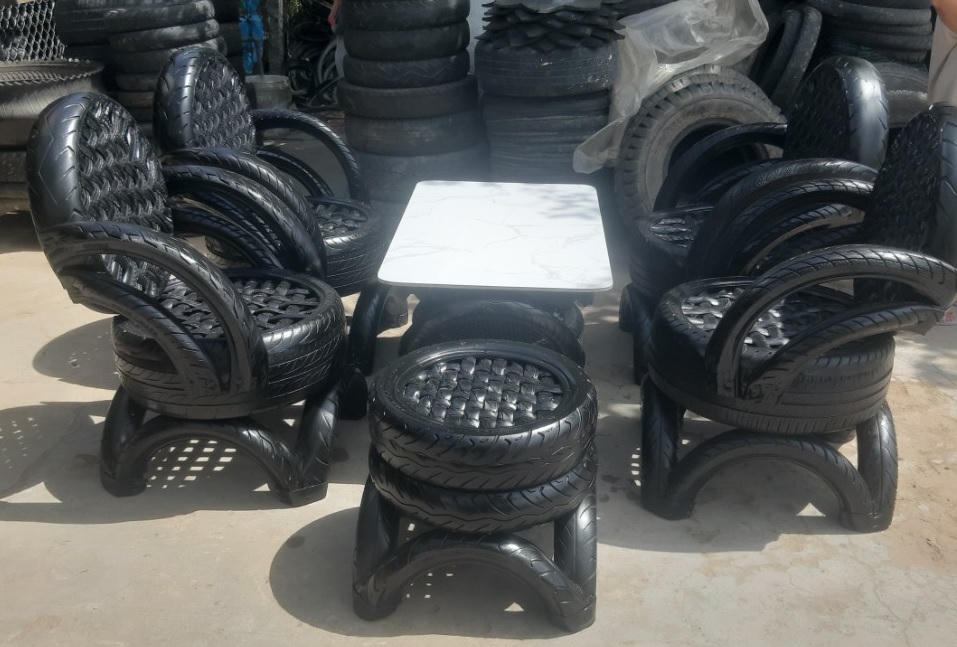 Chàng thanh niên “hô biến” những lốp xe bỏ đi thành đồ hữu ích