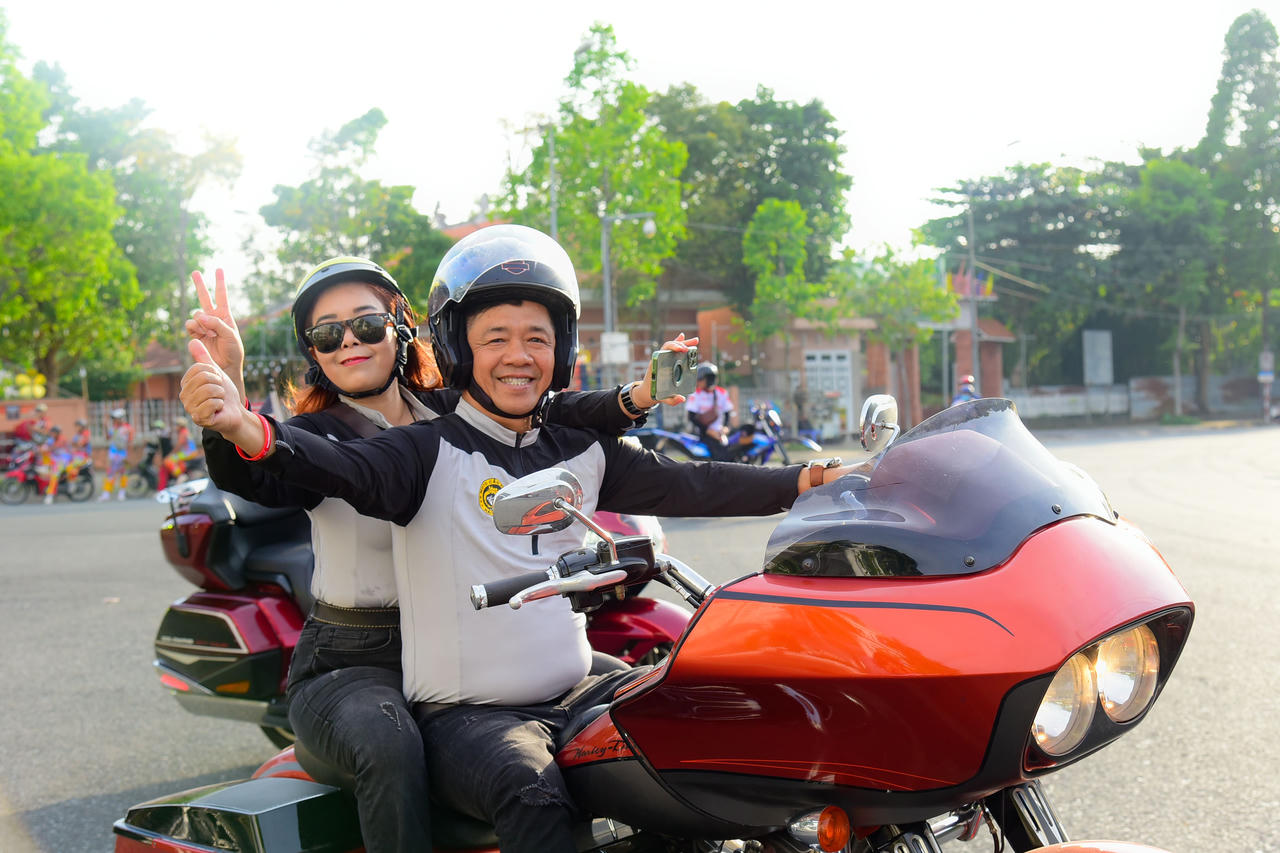 Mãn nhãn trước dàn “quái thú” siêu khủng tại đại hội moto lớn nhất miền Tây