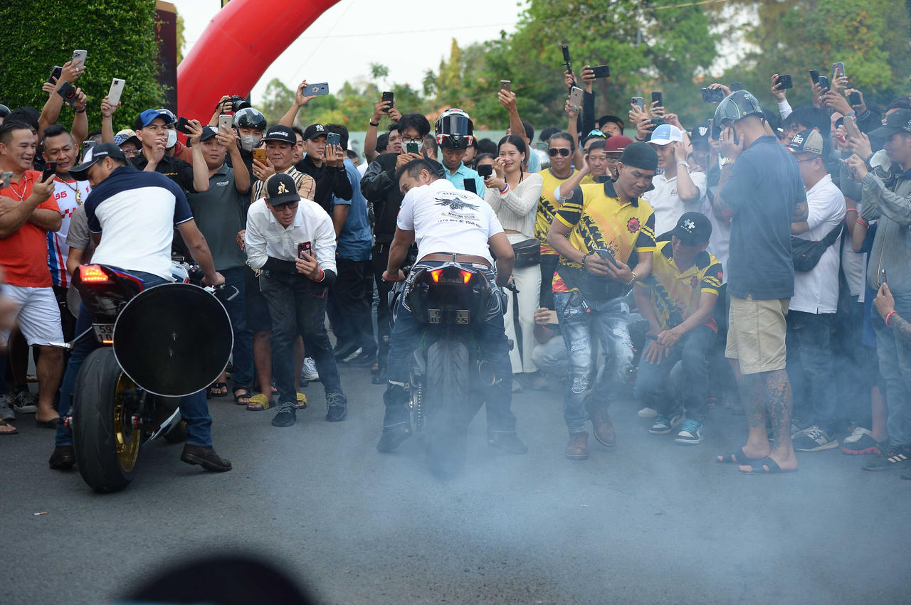 Mãn nhãn trước dàn “quái thú” siêu khủng tại đại hội moto lớn nhất miền Tây