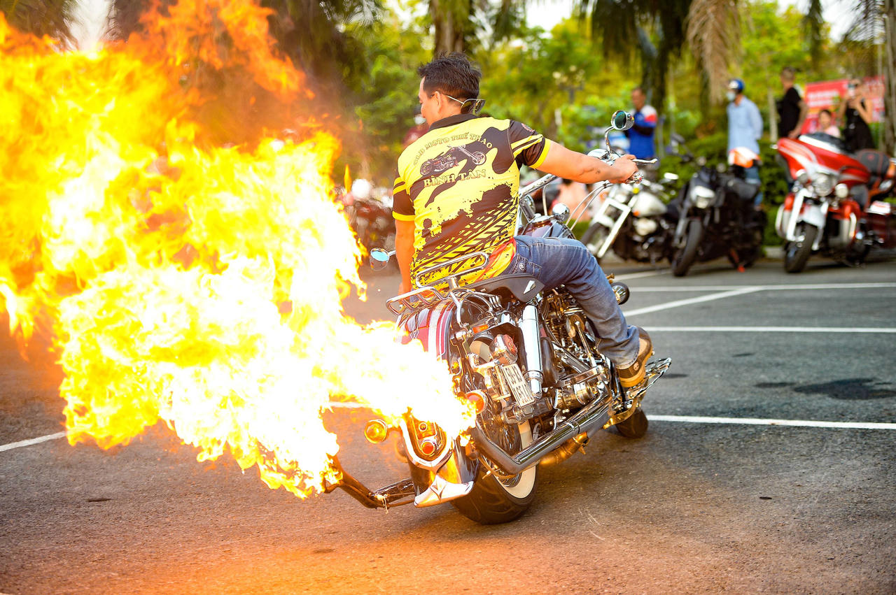 Mãn nhãn trước dàn “quái thú” siêu khủng tại đại hội moto lớn nhất miền Tây