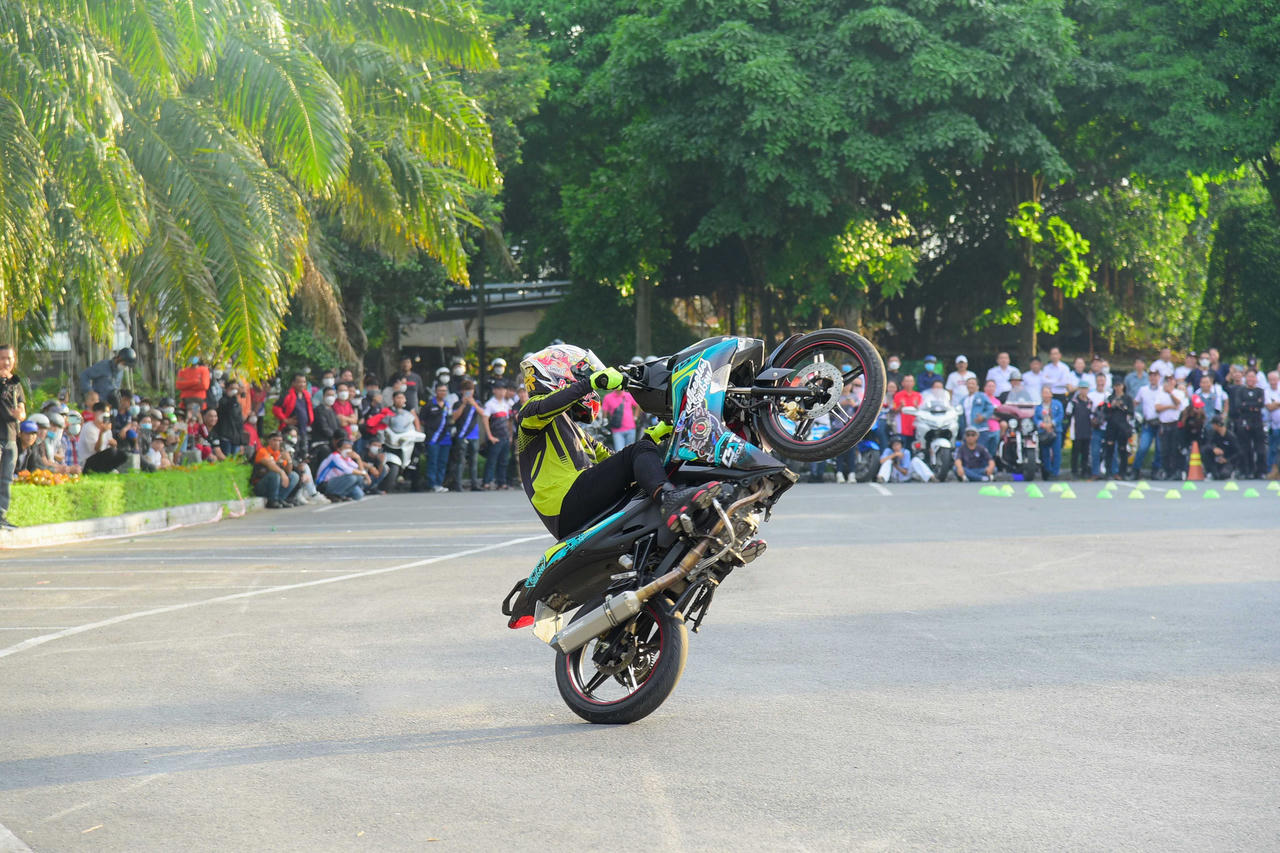 Mãn nhãn trước dàn “quái thú” siêu khủng tại đại hội moto lớn nhất miền Tây