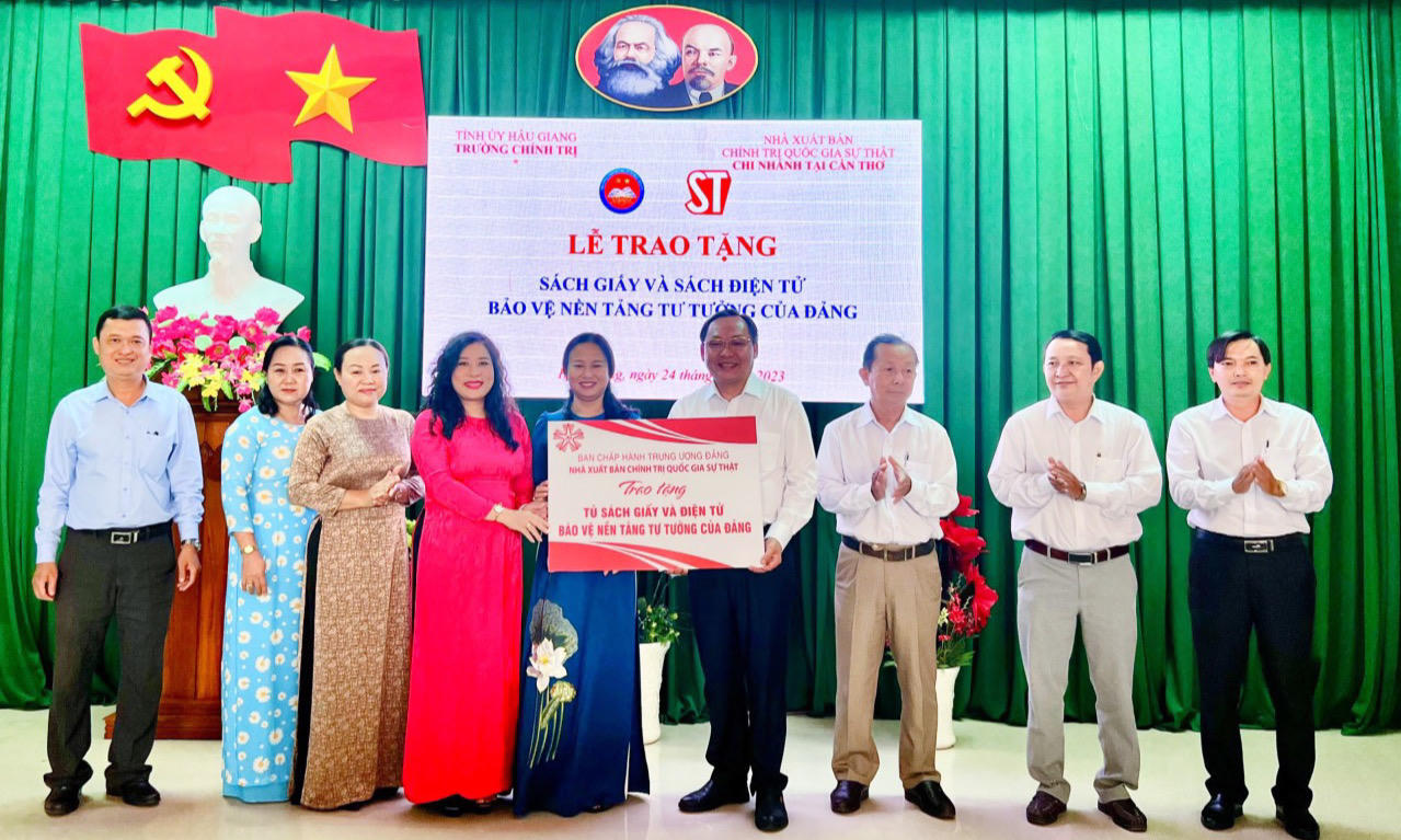 Nhiều hoạt động ý nghĩa của NXB CTQG Sự thật nhân ngày thành lập Đoàn Thanh niên