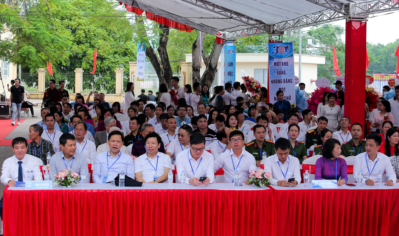 THCS Sơn Lộc (Sơn Tây) tưng bừng mừng tuổi 30