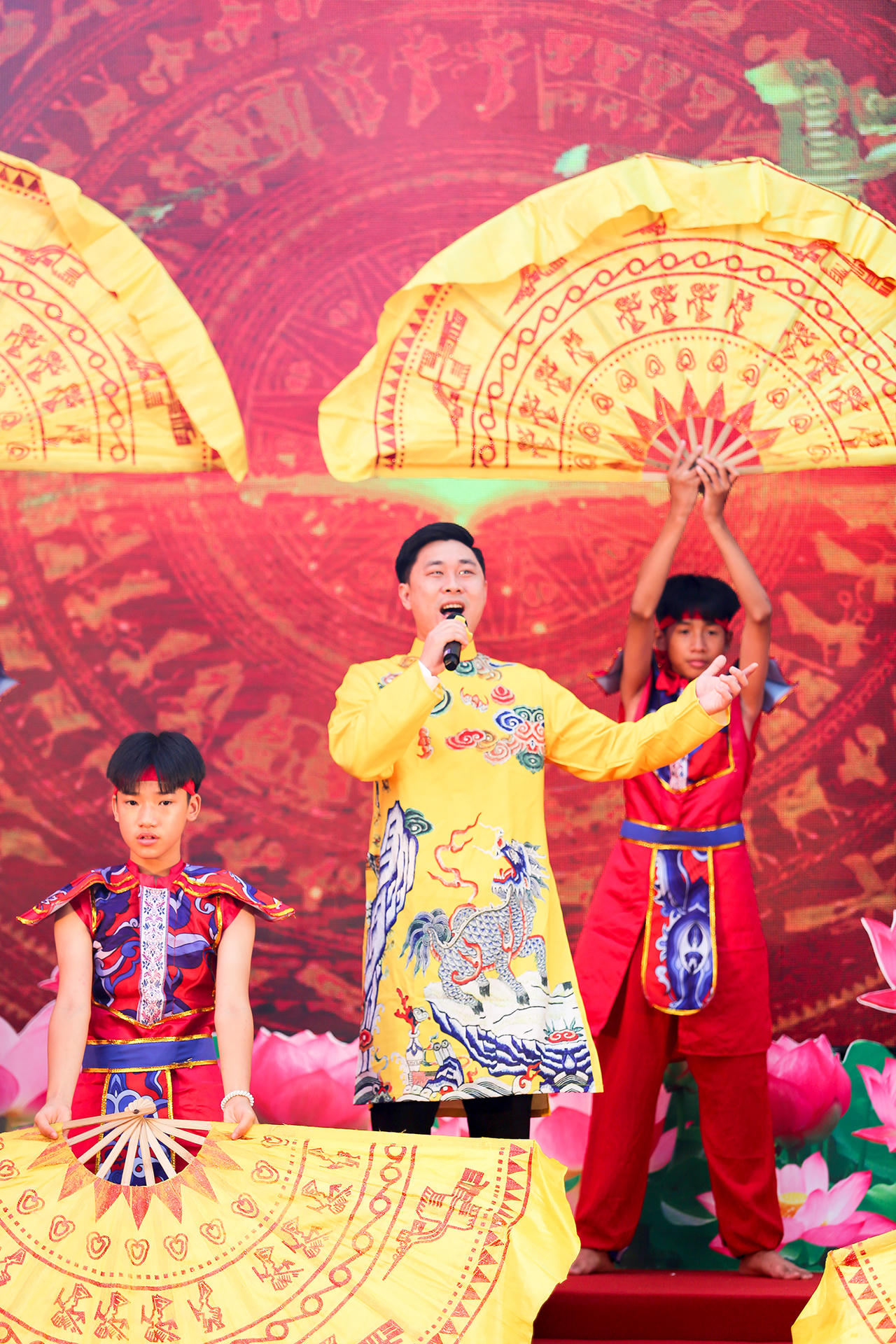 THCS Sơn Lộc (Sơn Tây) tưng bừng mừng tuổi 30