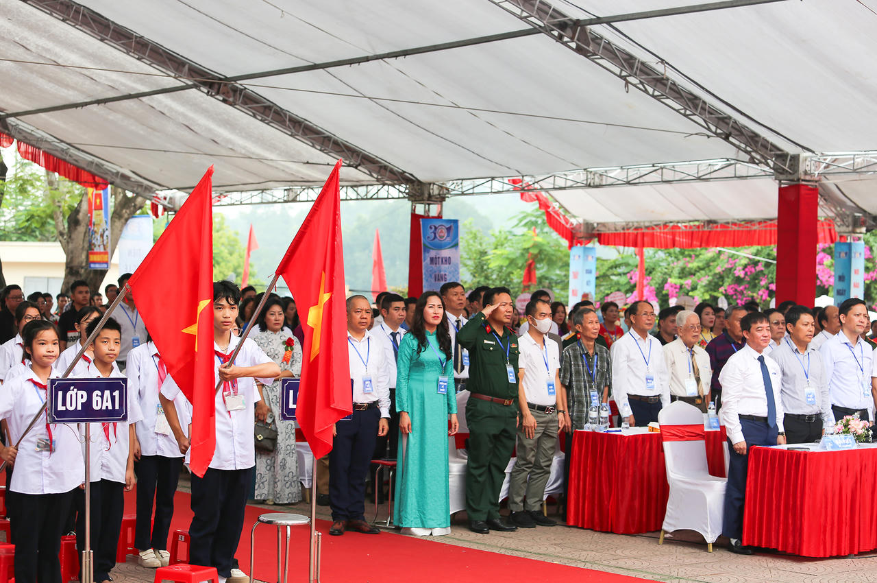 THCS Sơn Lộc (Sơn Tây) tưng bừng mừng tuổi 30