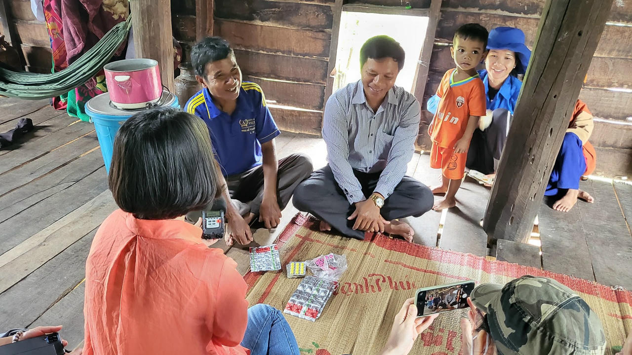 Thẻ bảo hiểm y tế với đồng bào dân tộc thiểu số