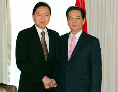 Thủ tướng Nguyễn Tấn Dũng tiếp nguyên Thủ tướng Nhật Bản