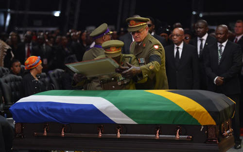 Long trọng tiễn đưa Nelson Mandela về nơi an nghỉ tại quê nhà