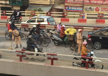 Cảnh đời thường đậm tính nhân văn của người Thủ đô