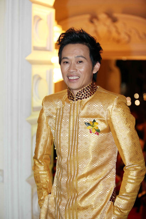 Hoài Linh "bật mí" chuyện "chạy show" Tết Giáp Ngọ