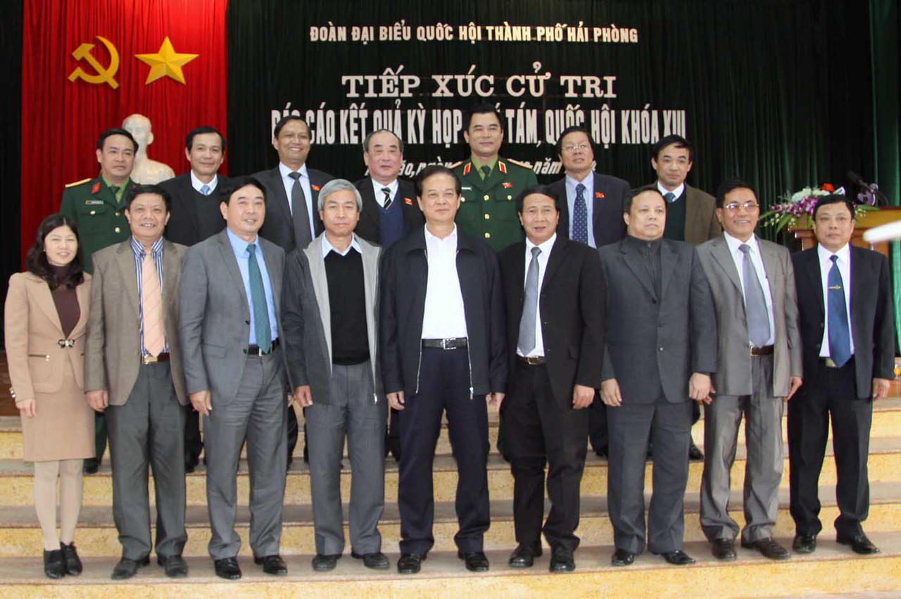 Thủ tướng Nguyễn Tấn Dũng: “Phải đấu tranh để bảo vệ lợi ích chính đáng của mình!“