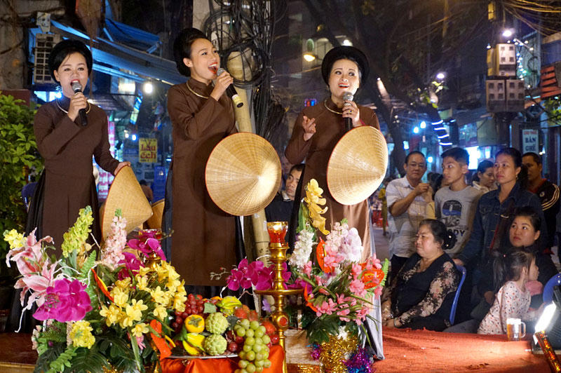 “Phiêu” giữa phố!