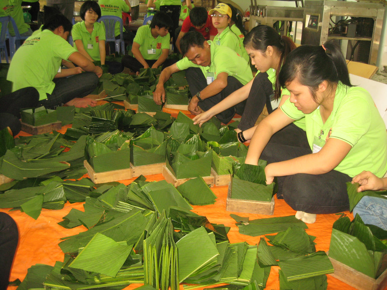 "Đoạn trường" sinh viên làm thêm kiếm thêm tiền Tết