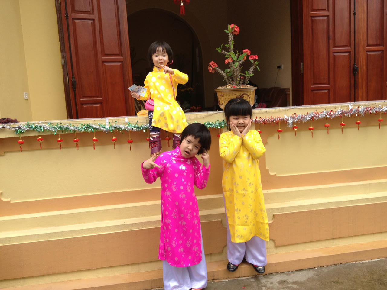 Tết còn ở lại