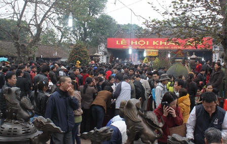 Nam Định cấm đóng ấn thu tiền tại đền Bảo Lộc