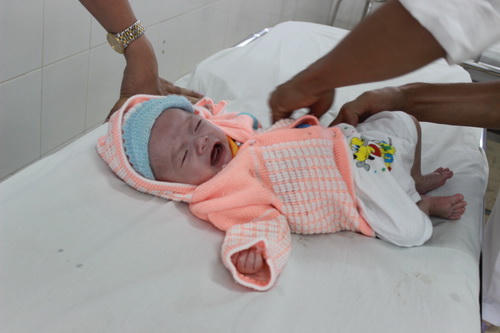 Những đứa trẻ bị bỏ rơi bởi nỗi oan dị tật