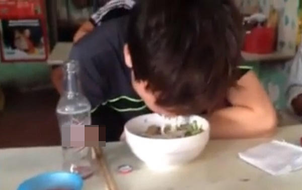 Ăn mà như nuốt nhục 