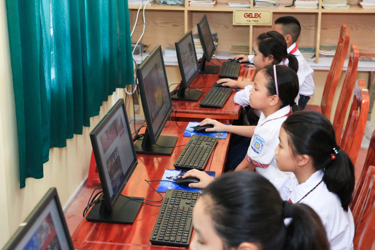 Gelex tặng Thư viện sách cho Trường Tiểu học tại Hà Nam