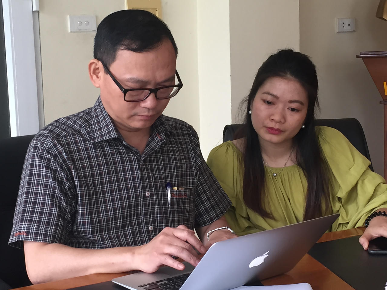 Đối thoại trực tuyến “Chống tham nhũng vặt- cần thái độ dứt khoát”