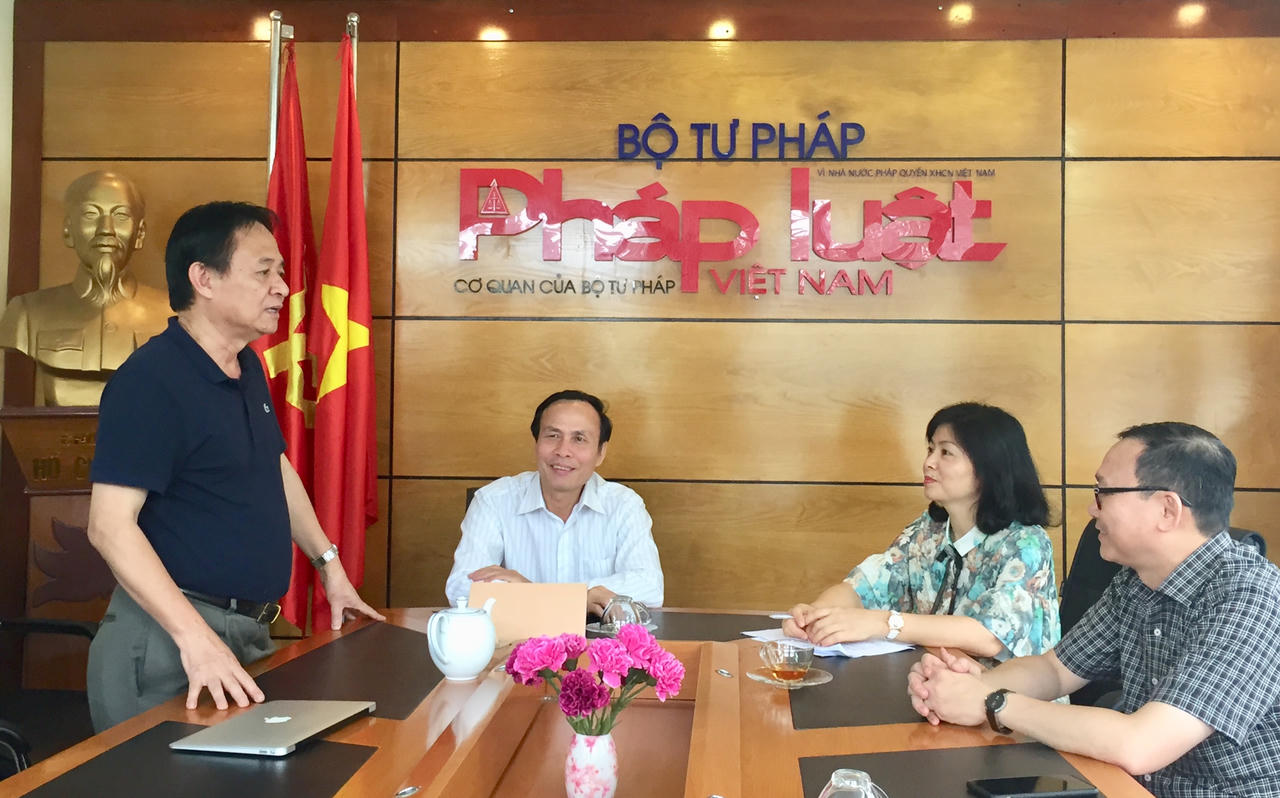 Đối thoại trực tuyến “Chống tham nhũng vặt- cần thái độ dứt khoát”