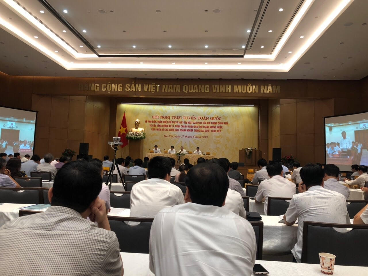 'Tham nhũng vặt' còn nhức nhối  