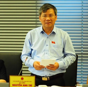 Có người chưa nghỉ hưu nhưng gần như đã nghỉ làm, đến cơ quan chỉ cho vui