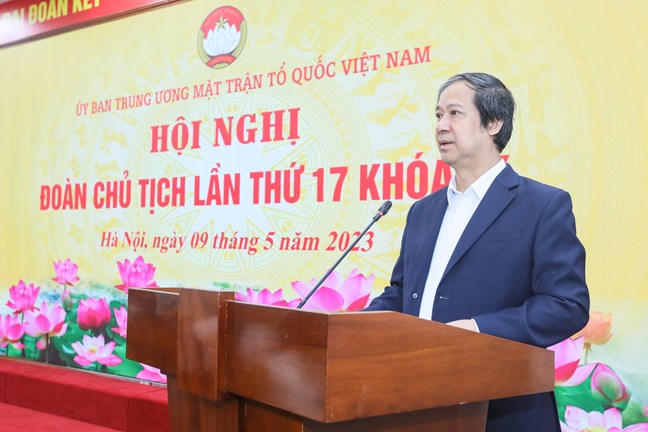 'Đổi mới sách giáo khoa: Cần đi hết chặng đường rồi đánh giá, thay đổi'