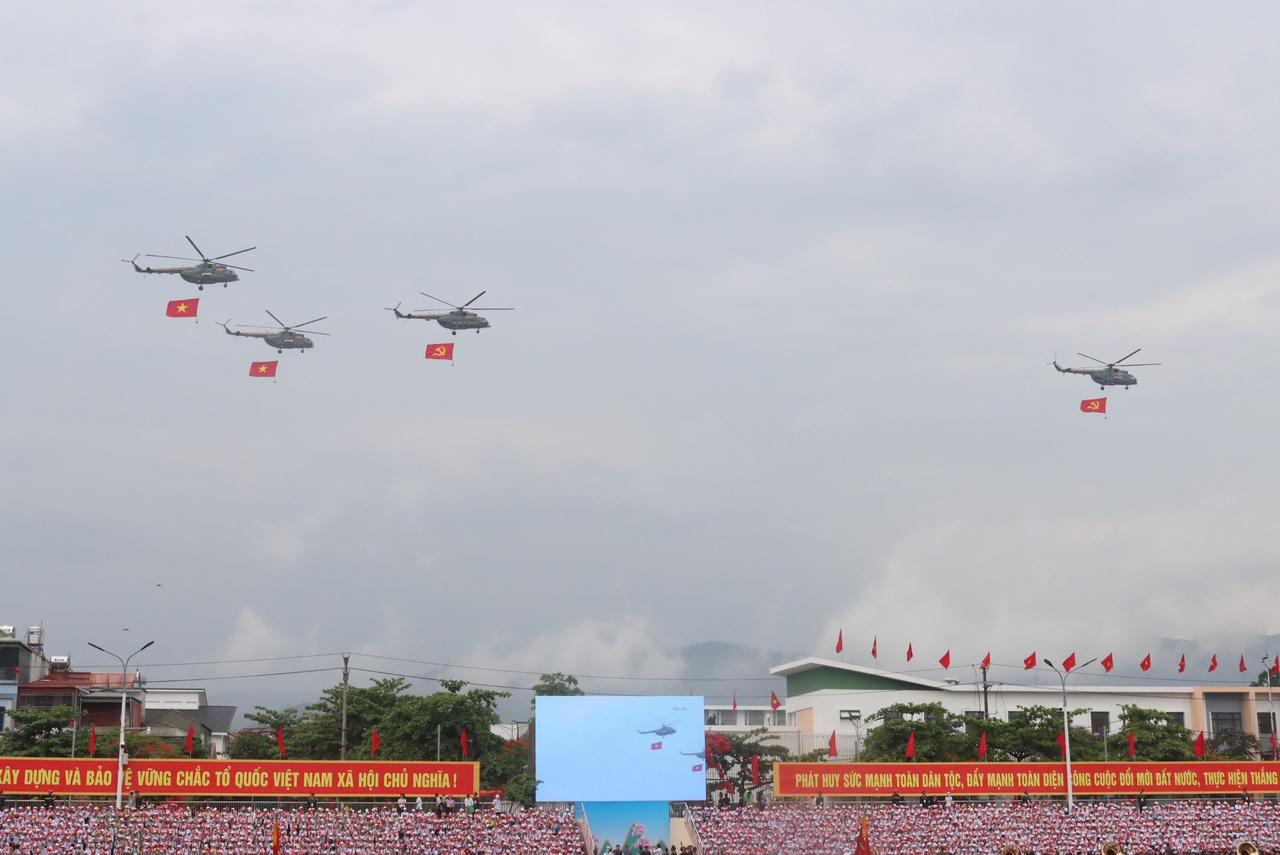 Xúc động, tự hào Lễ diễu binh, diễu hành Kỷ niệm 70 năm Chiến thắng Điện Biên Phủ