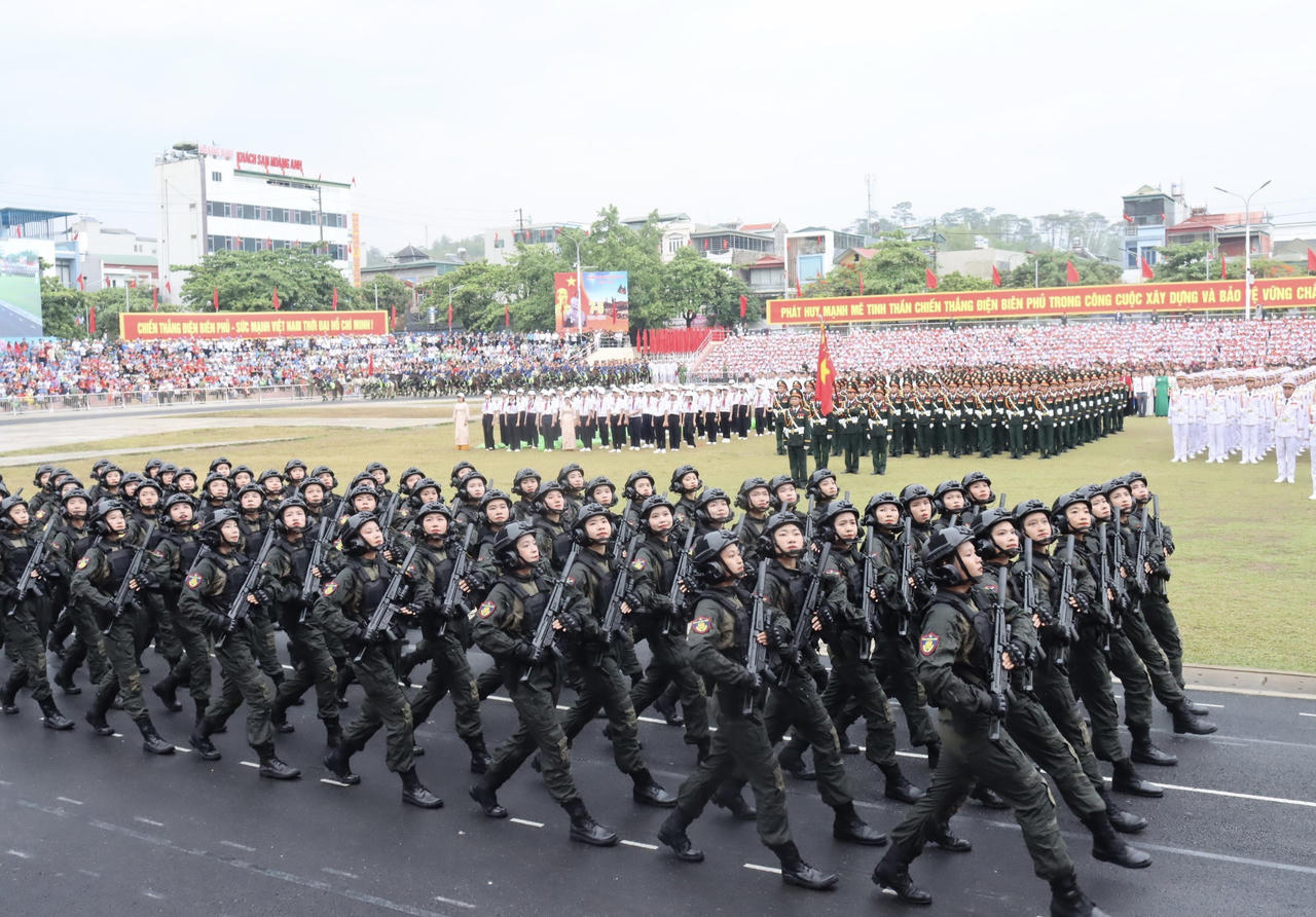 Xúc động, tự hào Lễ diễu binh, diễu hành Kỷ niệm 70 năm Chiến thắng Điện Biên Phủ