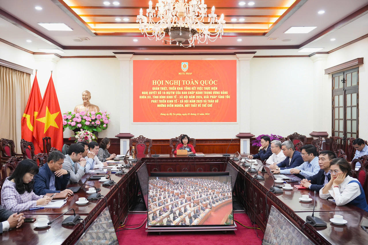 Hội nghị quán triệt các nội dung quan trọng về tinh gọn bộ máy, tháo gỡ điểm nghẽn thể chế