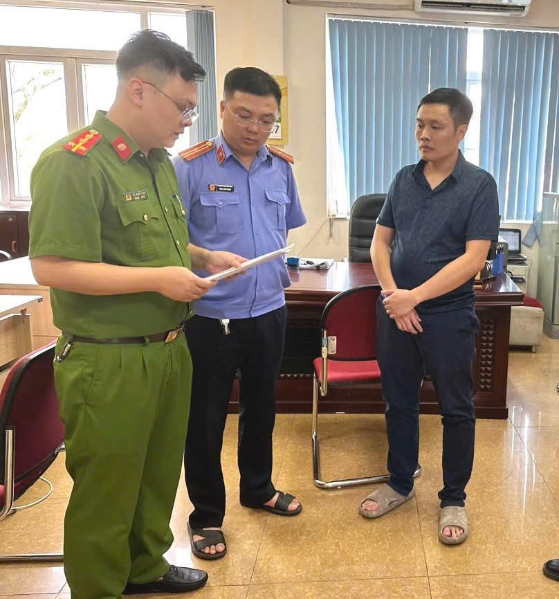 Bắt Trưởng phòng giao dịch Ngân hàng tại Quảng Ninh