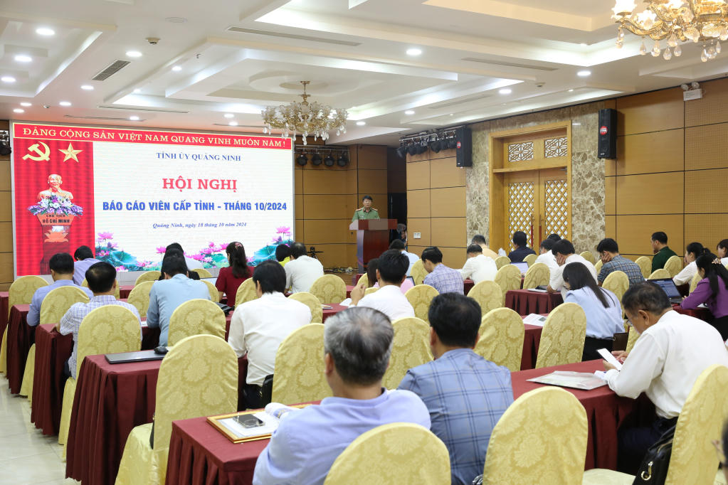 Hội nghị báo cáo viên tại Quảng Ninh