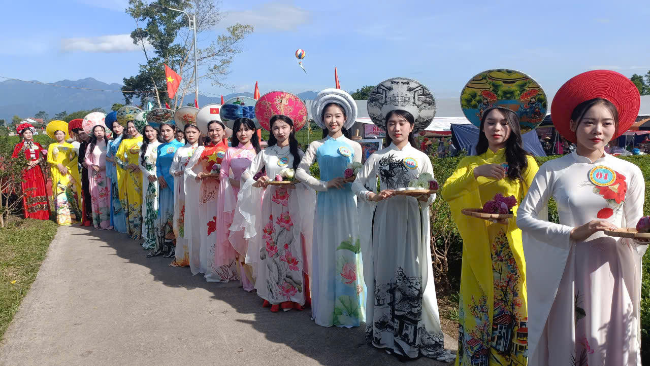 Khai mạc Lễ hội Trà Đường Hoa tại huyện Hải Hà, Quảng Ninh