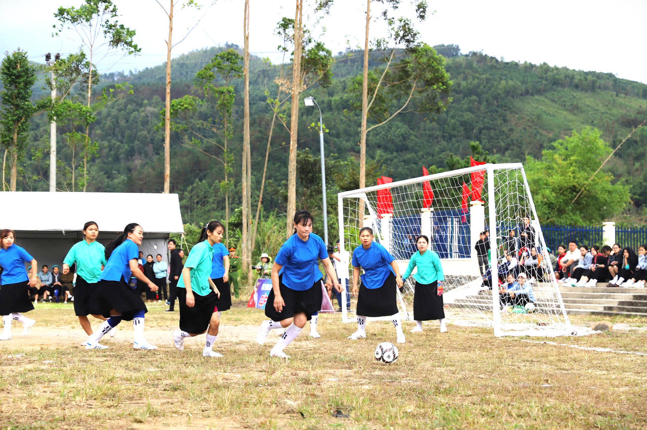 Đặc sắc Giải bóng đá nữ dân tộc thiểu số tại Quảng Ninh