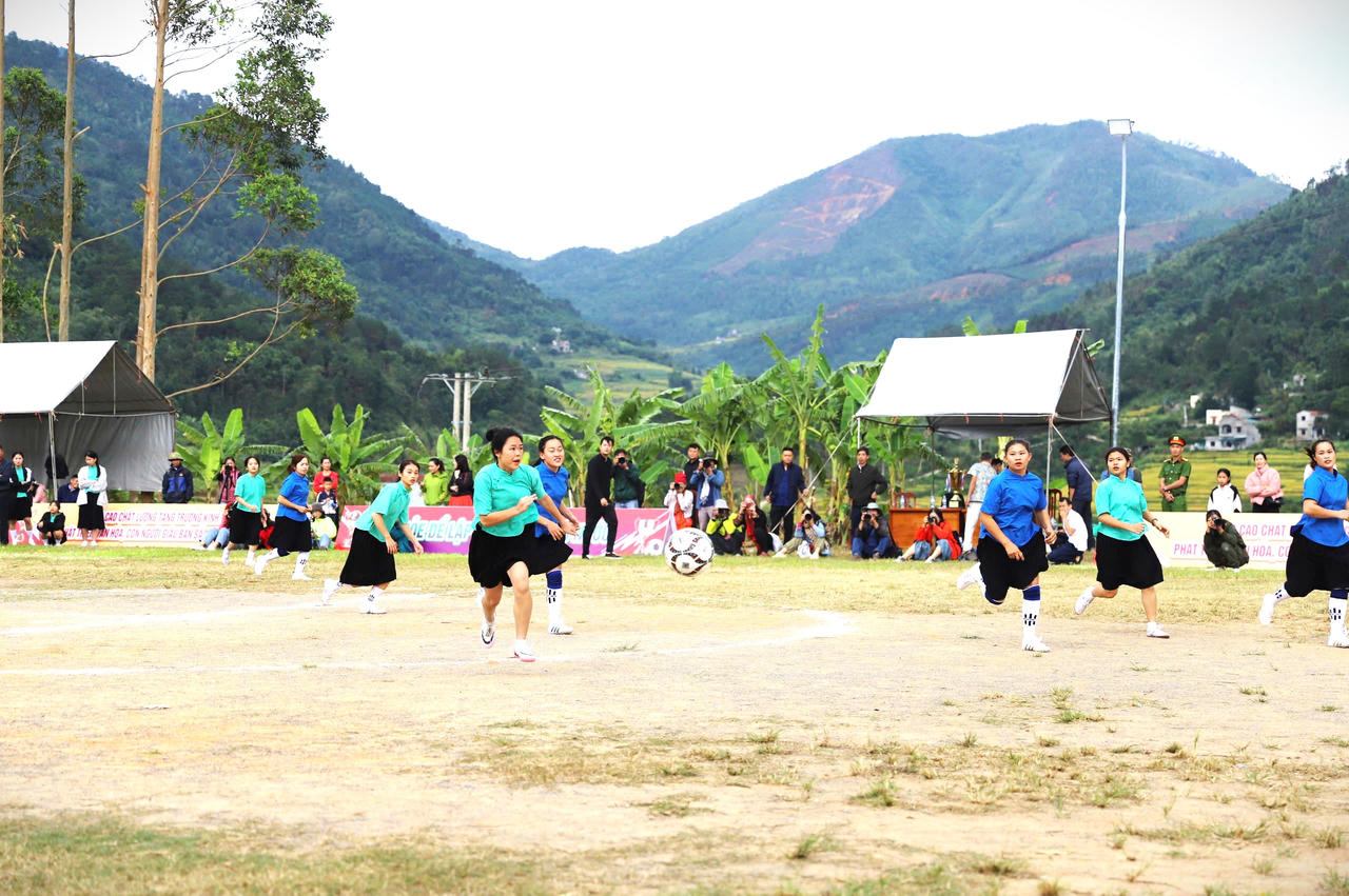 Đặc sắc Giải bóng đá nữ dân tộc thiểu số tại Quảng Ninh