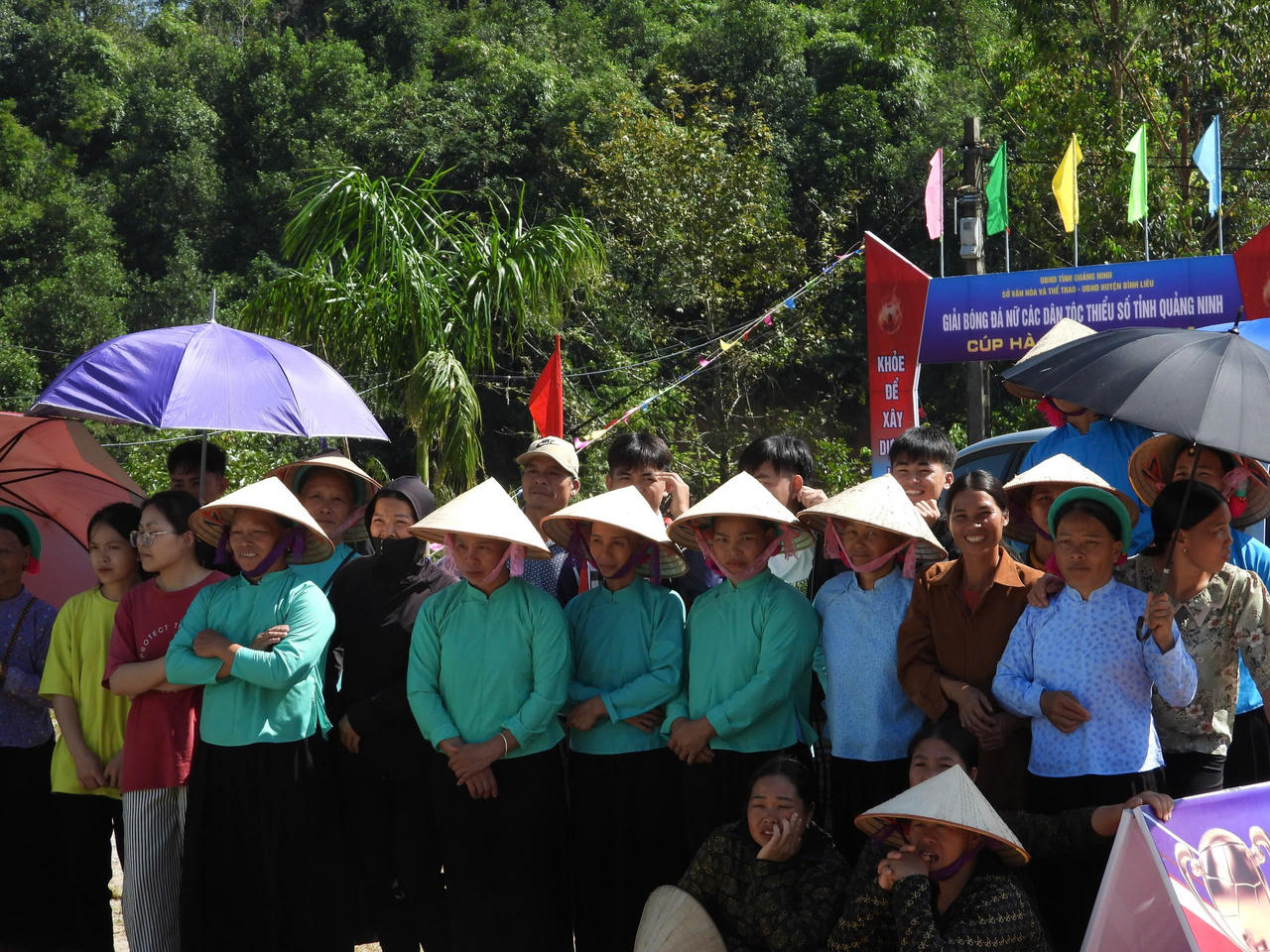 Đội Trường THPT Bình Liêu vô địch Giải bóng đá nữ các DTTS Quảng Ninh