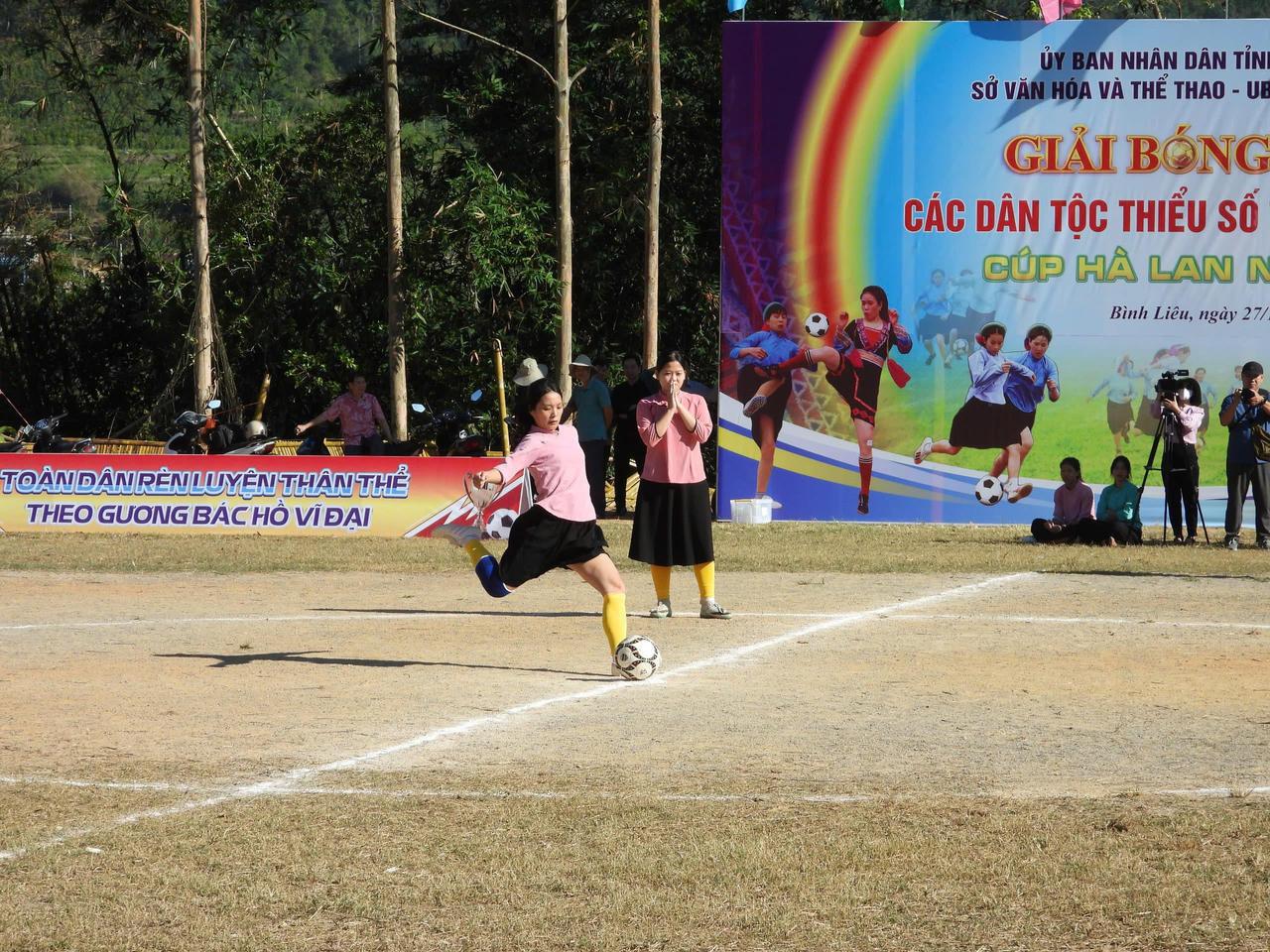 Đội Trường THPT Bình Liêu vô địch Giải bóng đá nữ các DTTS Quảng Ninh