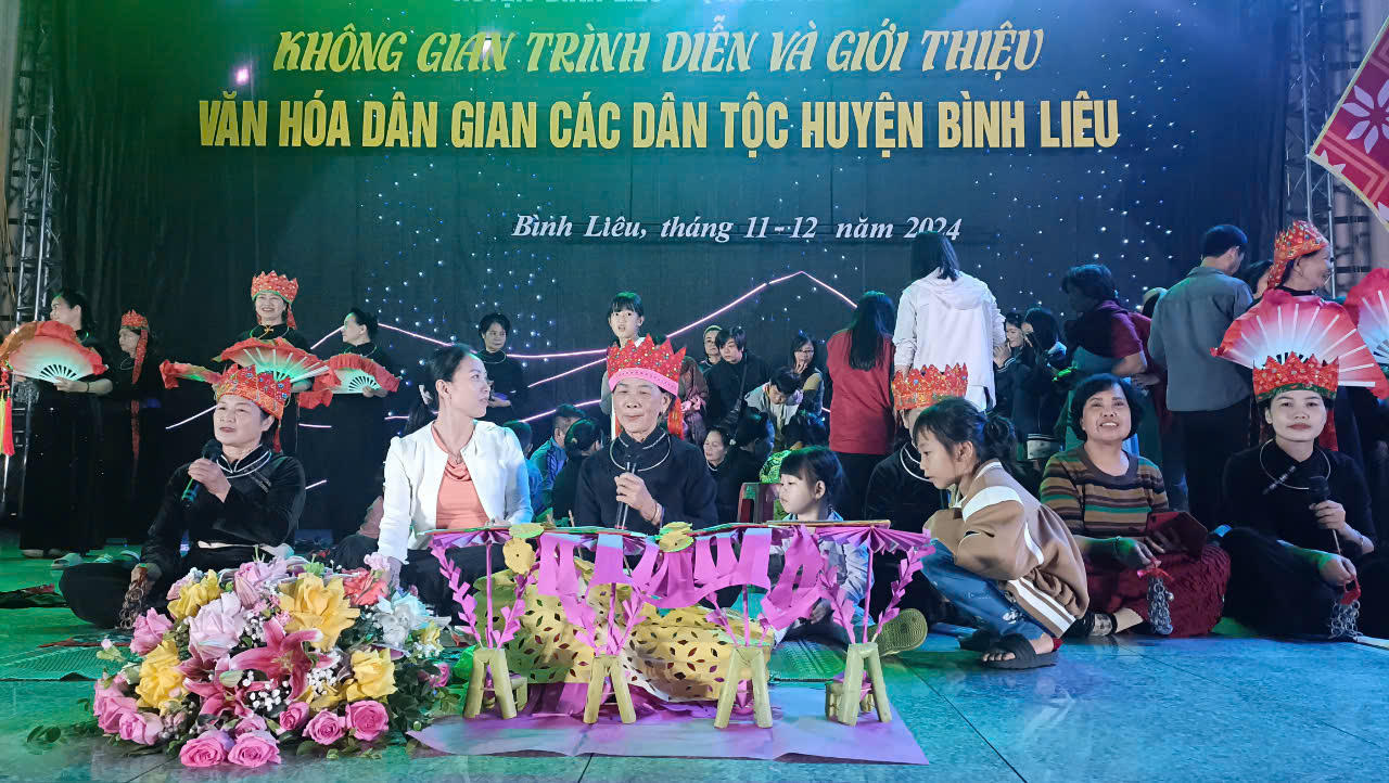 Trình diễn văn hóa các dân tộc huyện Bình Liêu, Quảng Ninh 