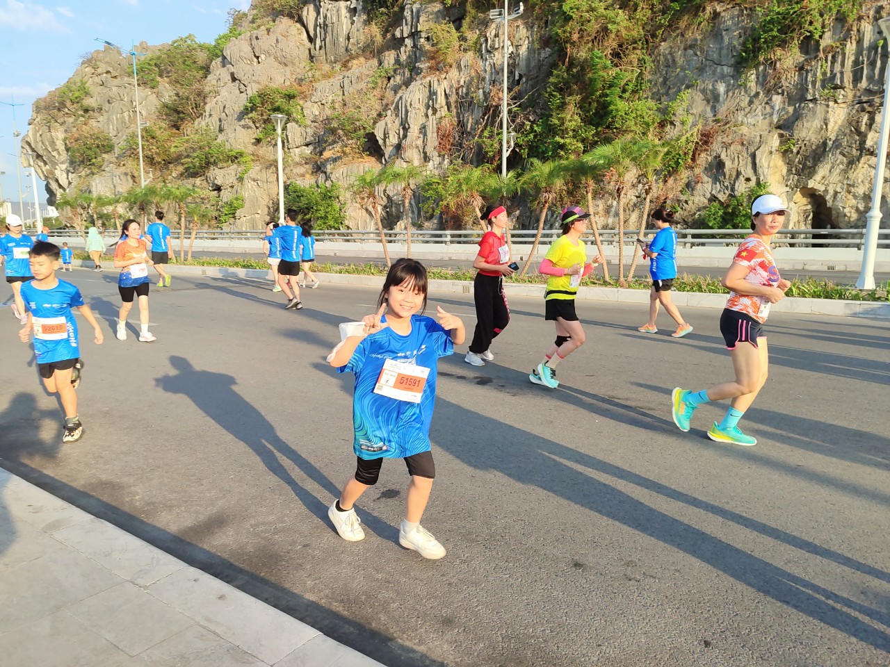 Hơn 13.500 VĐV tranh Giải Halong Bay Heritage Marathon 2024 tại Quảng Ninh