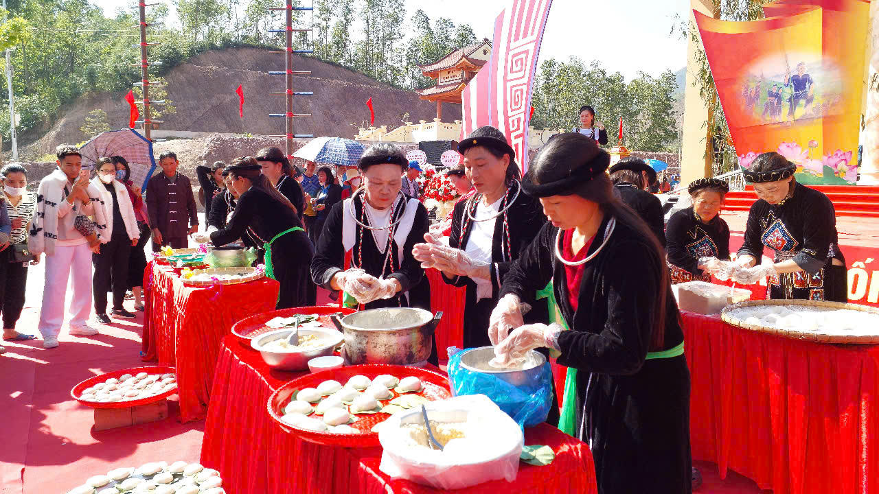 Hát Sọong Cô dân tộc Sán Dìu đón nhận quyết định là Di sản văn hóa phi vật thể quốc gia