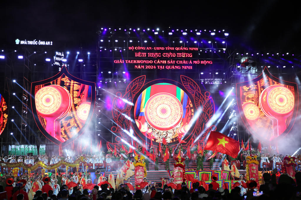 Mãn nhãn đêm nhạc chào mừng Giải Taekwondo Cảnh sát châu Á tại Quảng Ninh