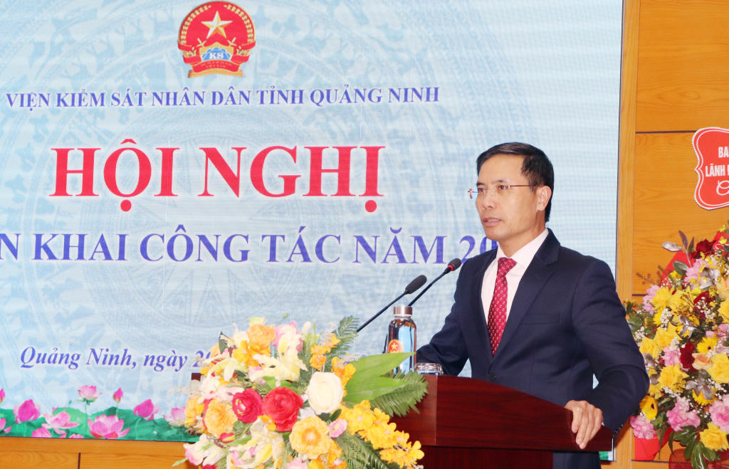 Viện Kiểm sát nhân dân tỉnh Quảng Ninh nhận Cờ thi đua của Thủ tướng Chính phủ