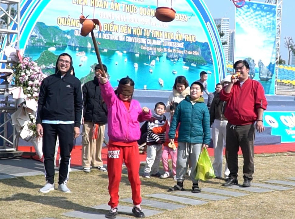 100.000 du khách đến với Liên hoan ẩm thực Quảng Ninh