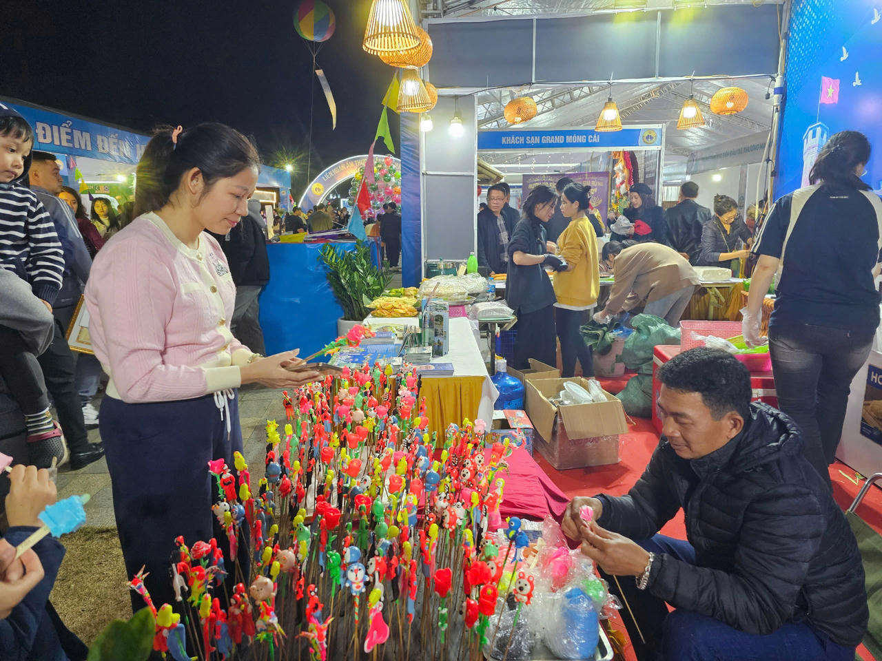 100.000 du khách đến với Liên hoan ẩm thực Quảng Ninh